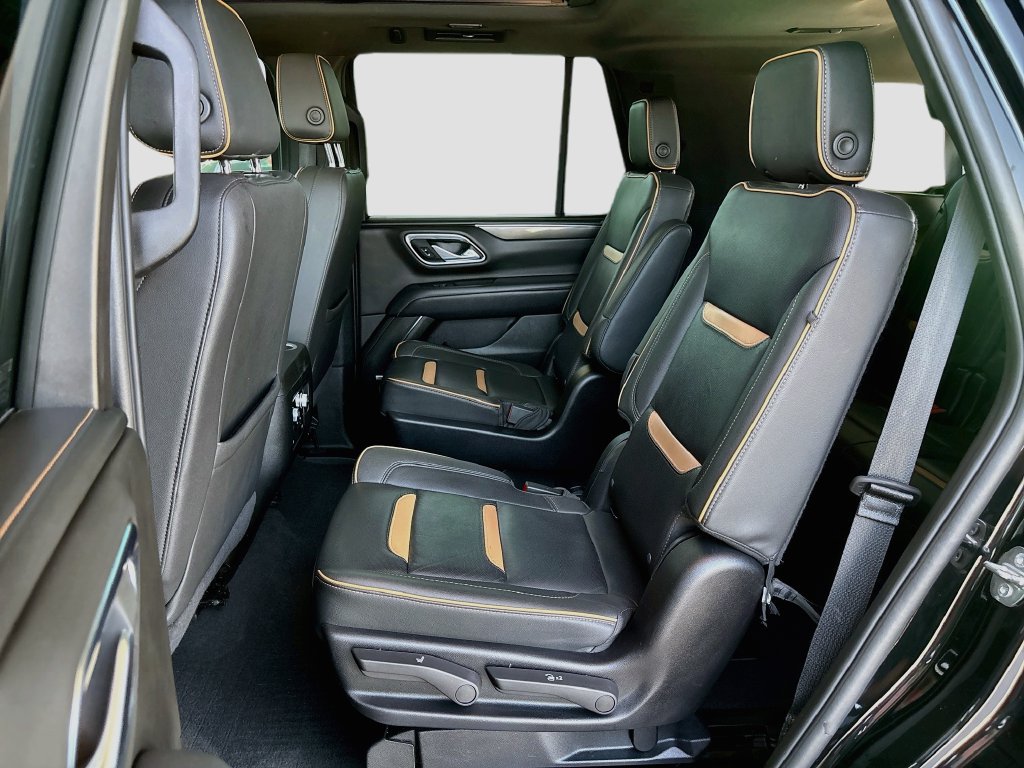 Used 2024 GMC Yukon AT4 w/ Technology Package AWD/4WD image 21