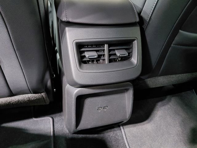 Used 2025 Chevrolet Equinox EV LT w/ Convenience Package image 49