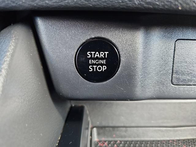 Used 2025 Nissan Rogue SV AWD/4WD image 20