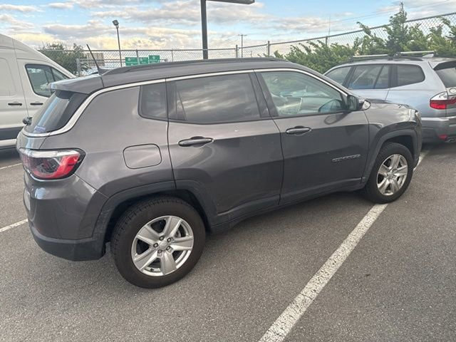 Used 2022 Jeep Compass Latitude w/ Convenience Group AWD/4WD image 7
