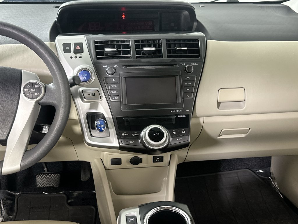 Used 2014 Toyota Prius V Three FWD image 20