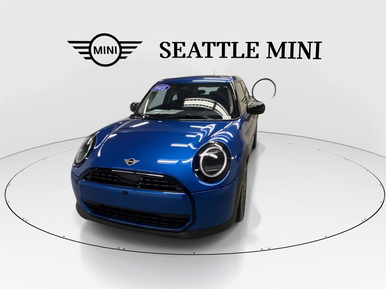 Certified 2025 MINI Cooper 4-Door Hardtop image 4