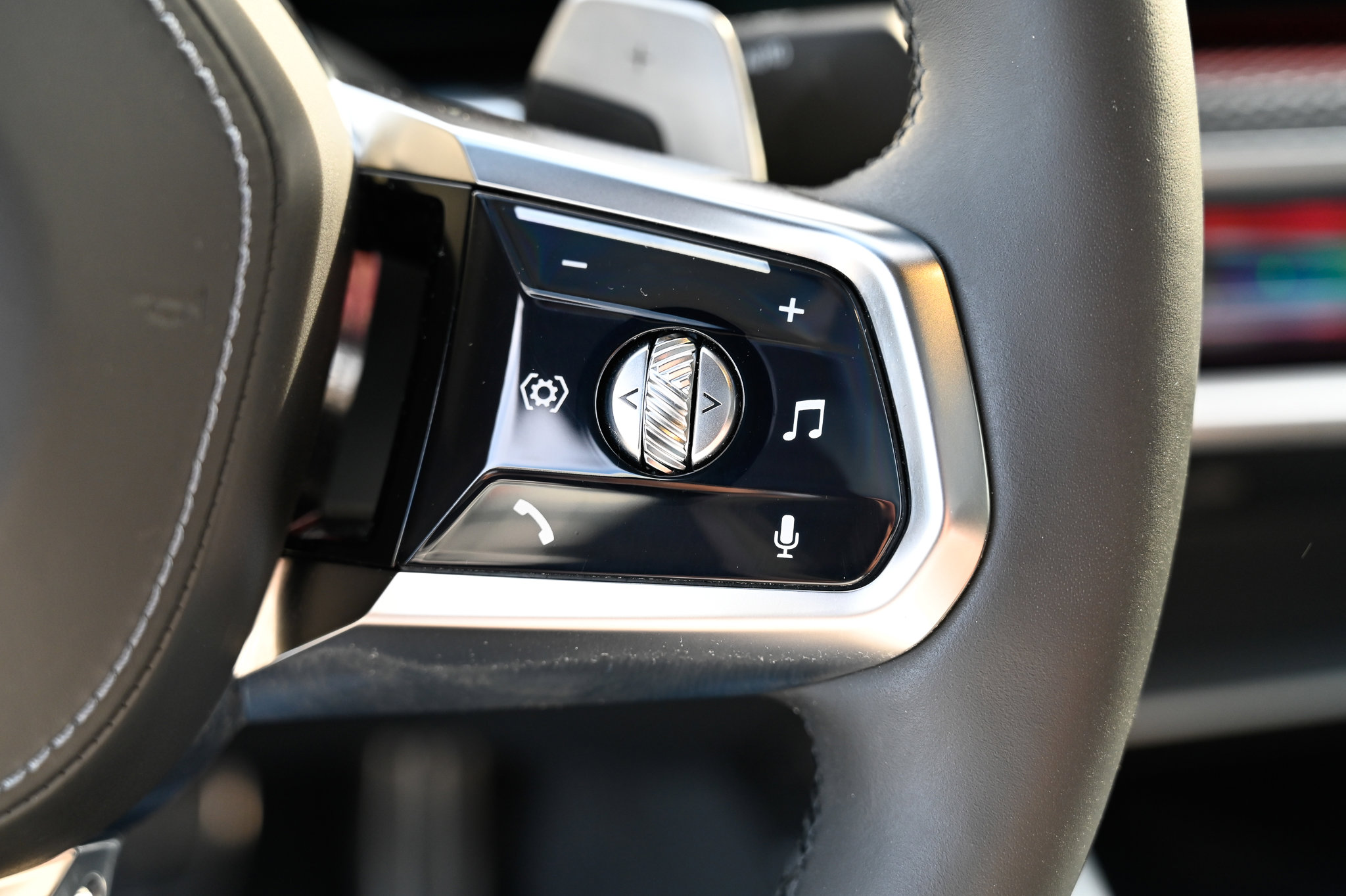 Used 2023 BMW 760i xDrive 760i xDrive image 25