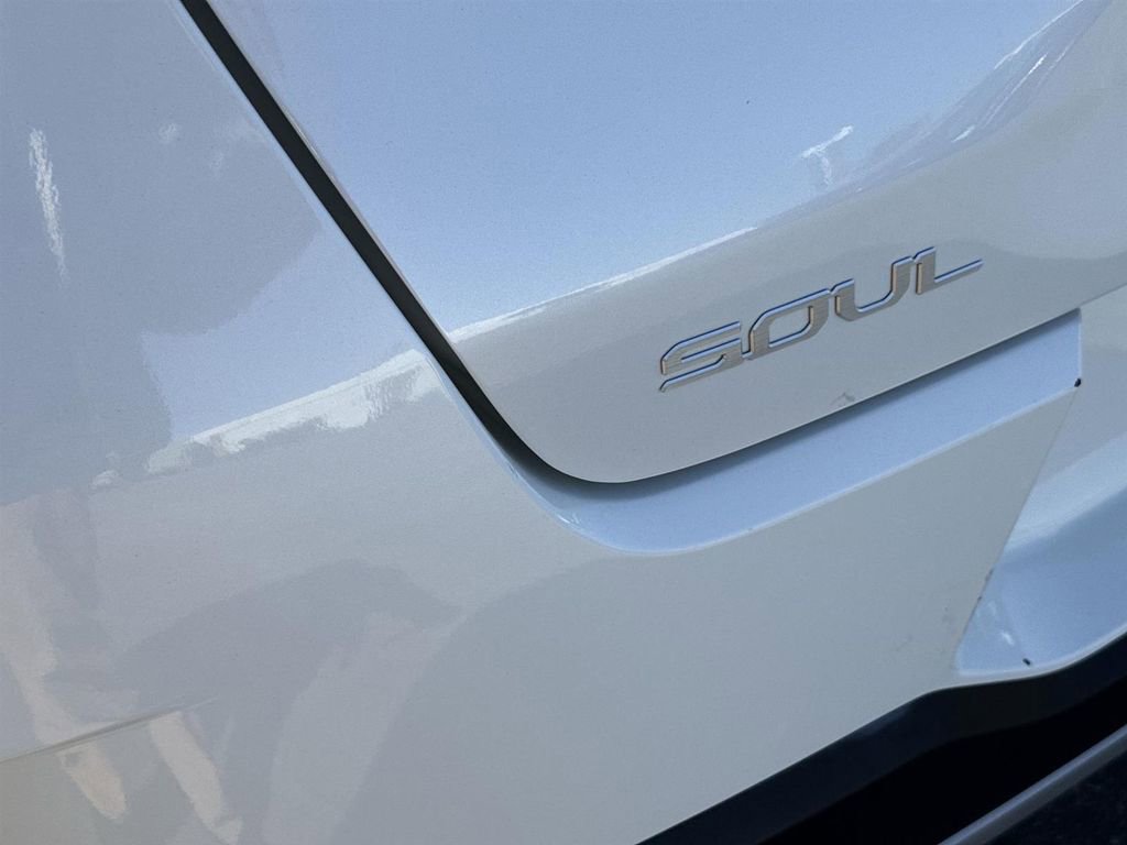 Used 2024 Kia Soul LX w/ Option Group 015 image 27