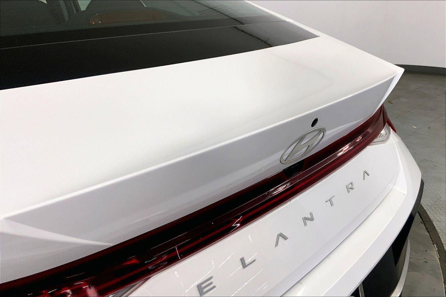 Used 2025 Hyundai Elantra SEL FWD image 30