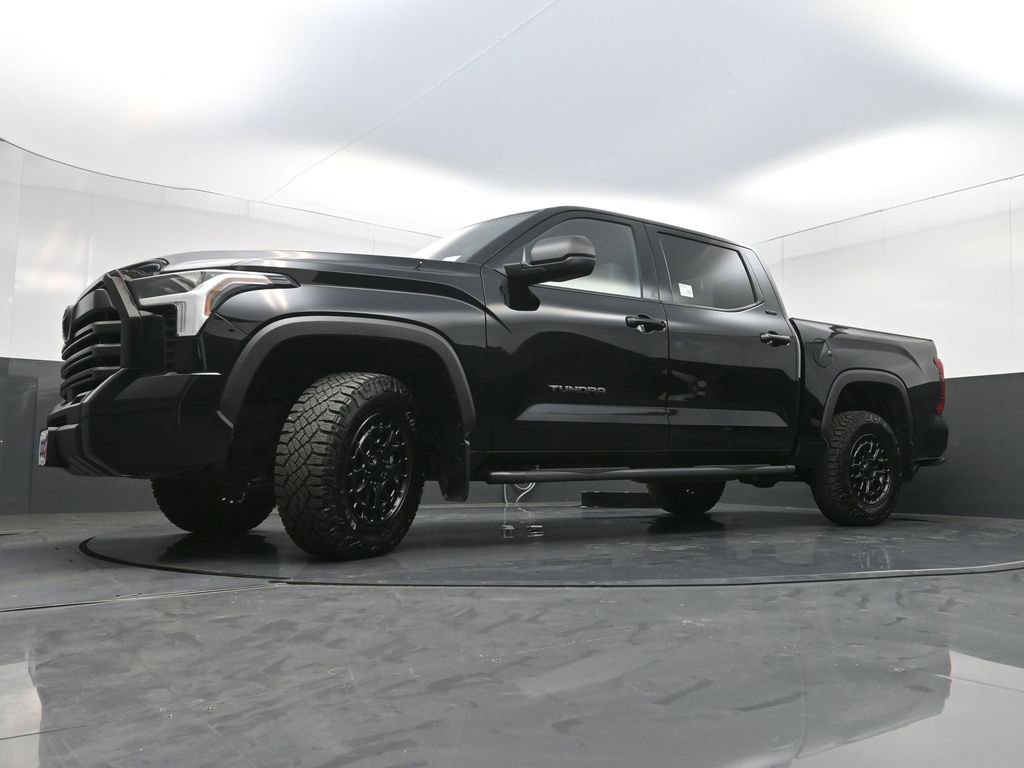 Used 2025 Toyota Tundra SR5 w/ SR5 Premium Package AWD/4WD image 28