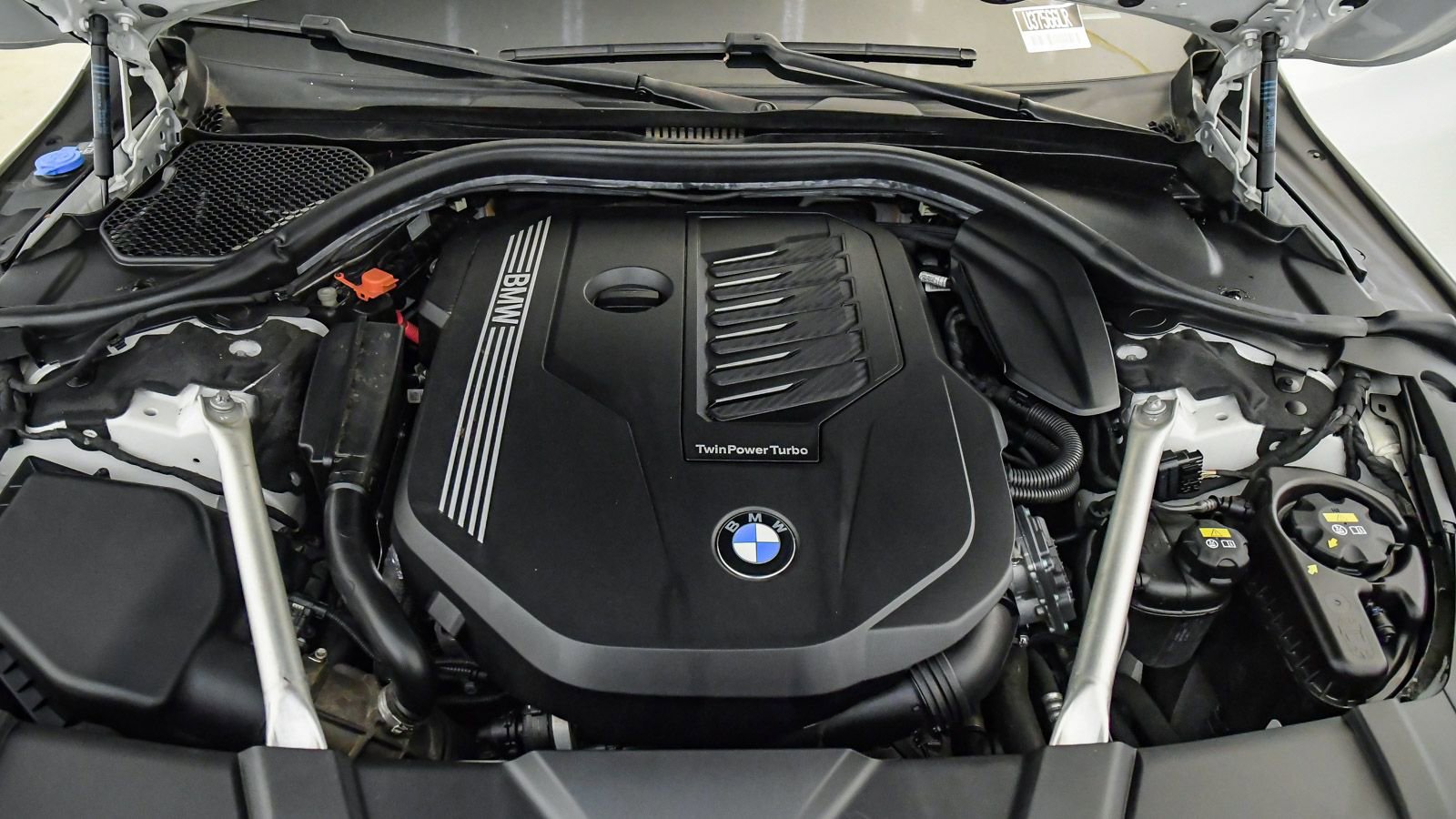 Certified 2022 BMW 740i w/ M Sport Package RWD image 30