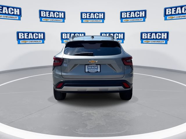 Used 2025 Chevrolet Trax LT FWD image 7