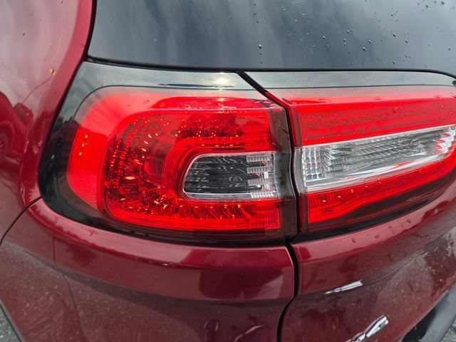 Used 2017 Jeep Cherokee Limited AWD/4WD image 15