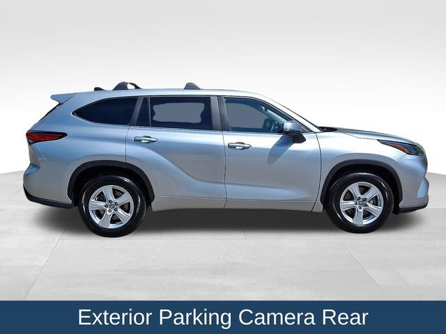 Used 2023 Toyota Highlander L FWD image 9