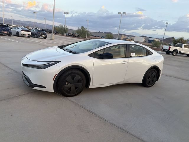 Certified 2025 Toyota Prius LE FWD image 8