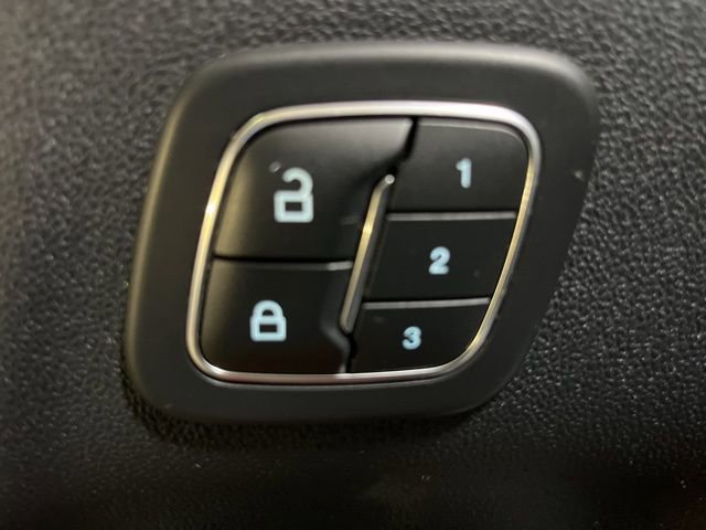 Used 2020 Ford Escape Titanium AWD/4WD image 11