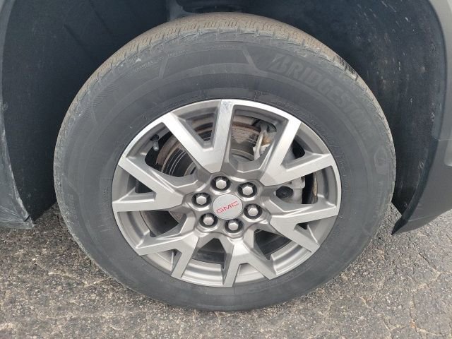 Used 2023 GMC Acadia SLE image 13