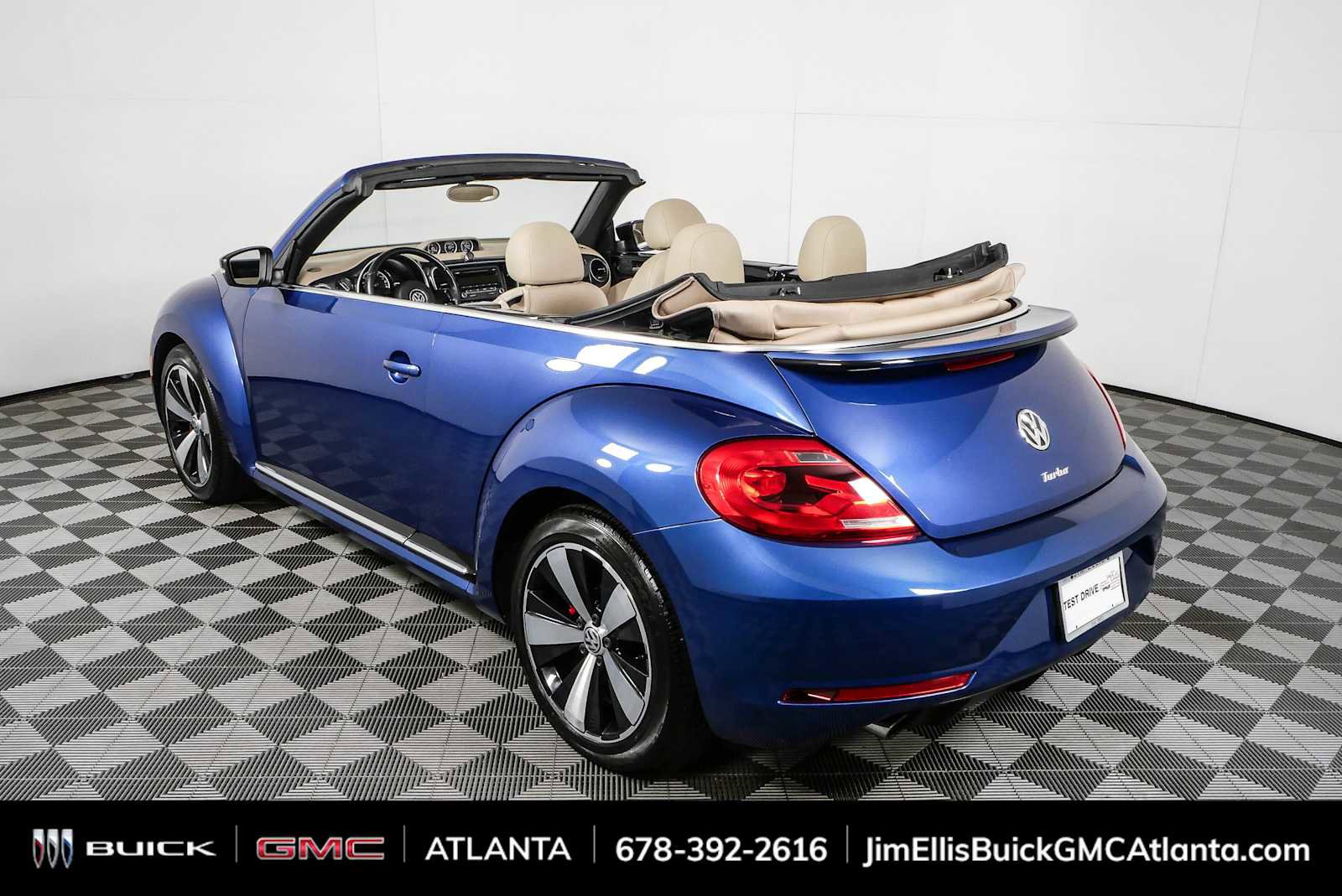 Used 2013 Volkswagen Beetle 2.0T FWD image 21