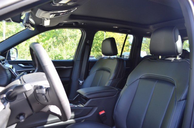 New 2025 Jeep Grand Cherokee Limited w/ Luxury Tech Group II image 15