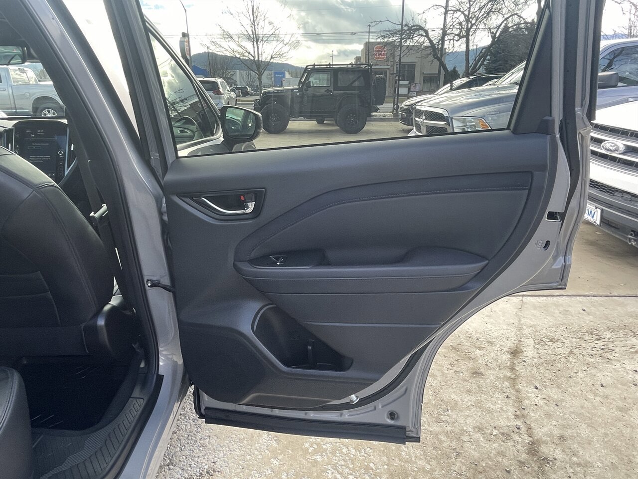 Used 2025 Subaru Forester Limited image 18