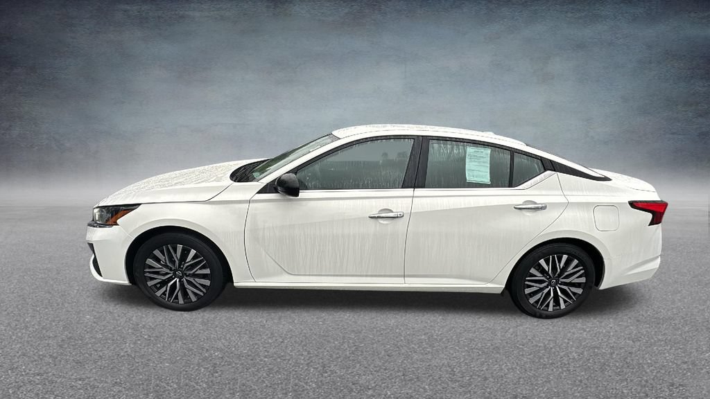 Used 2025 Nissan Altima 2.5 SV FWD image 7