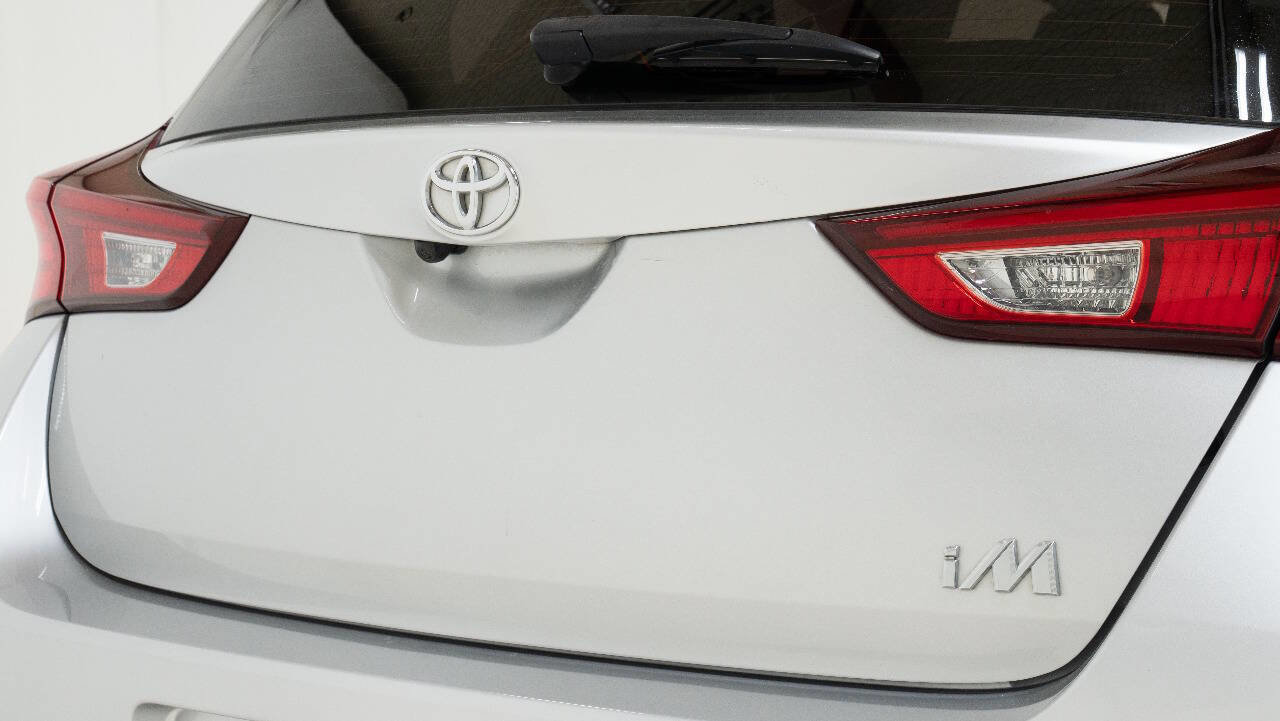 Used 2017 Toyota Corolla iM FWD image 14