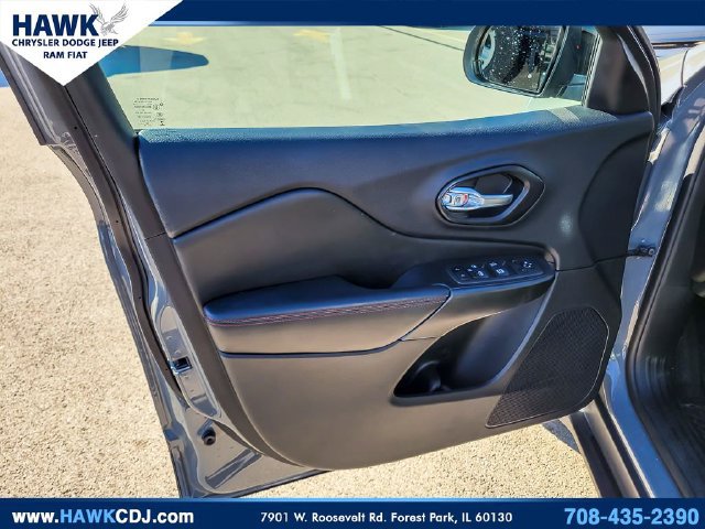 Used 2022 Jeep Cherokee Trailhawk w/ Technology Group B AWD/4WD image 24