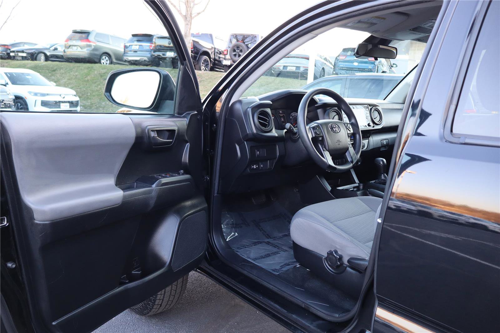 Used 2022 Toyota Tacoma SR image 11