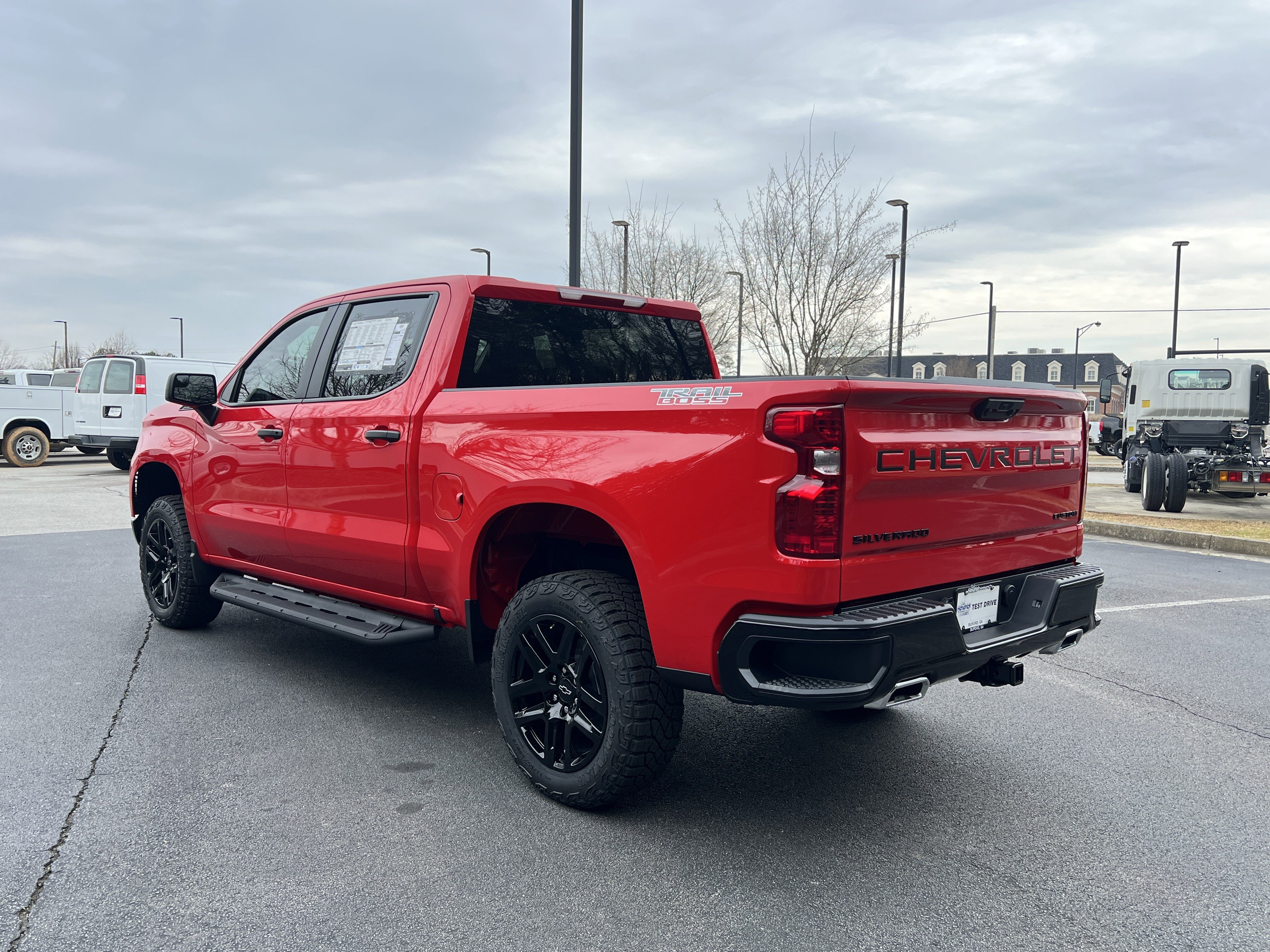 Used 2026 Chevrolet Silverado 1500 Custom Trail Boss w/ LPO, Dark Essentials Package image 7