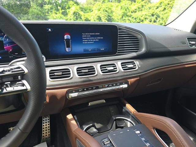 Used 2026 Mercedes-Benz GLS 450 4MATIC w/ Pinnacle Trim Package image 18