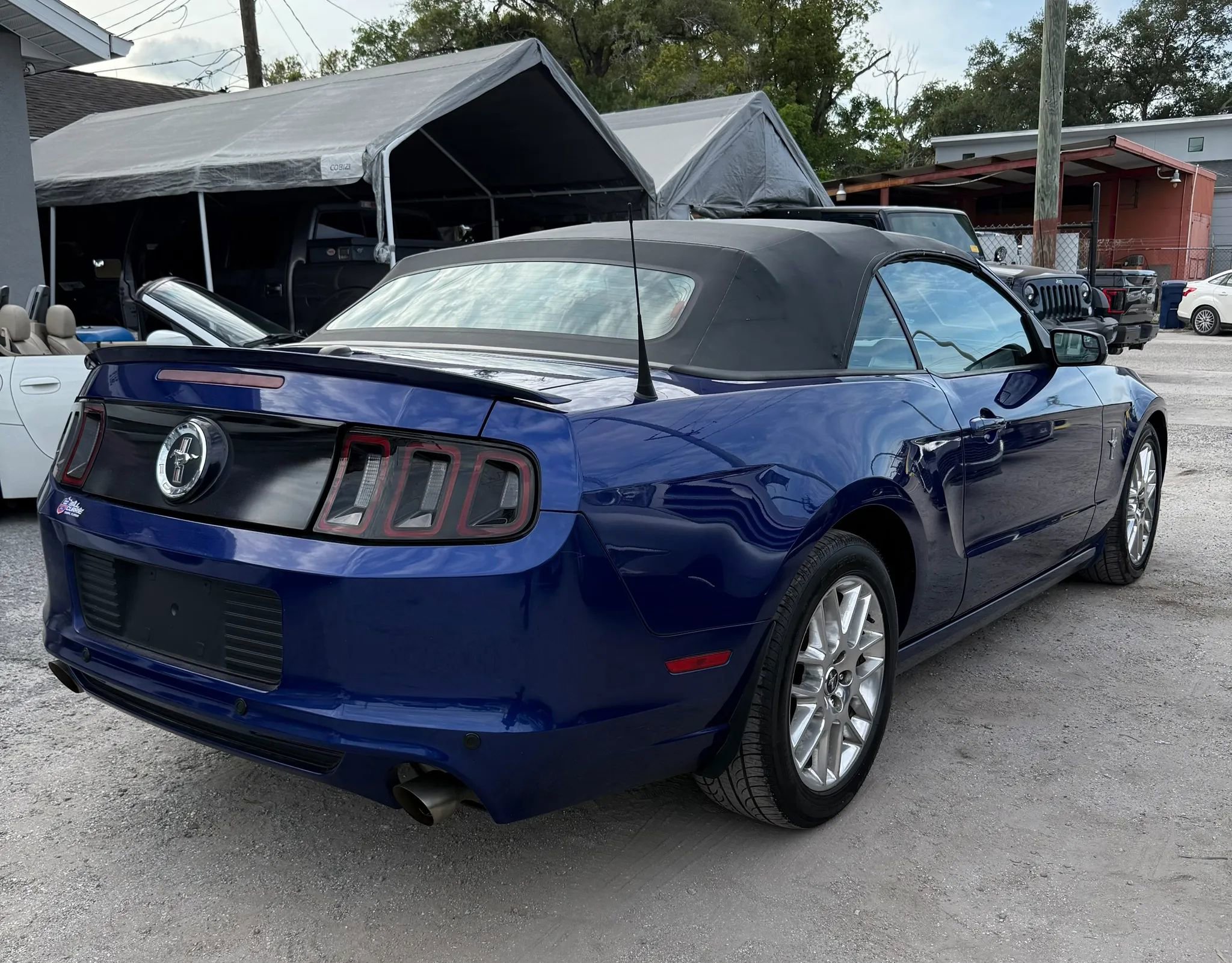 Used 2013 Ford Mustang Premium RWD image 7