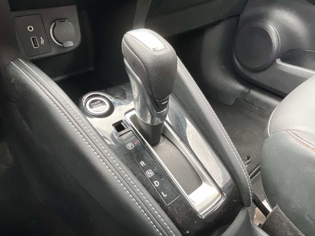 Used 2019 Nissan Kicks SR w/ SR Premium Package FWD image 32