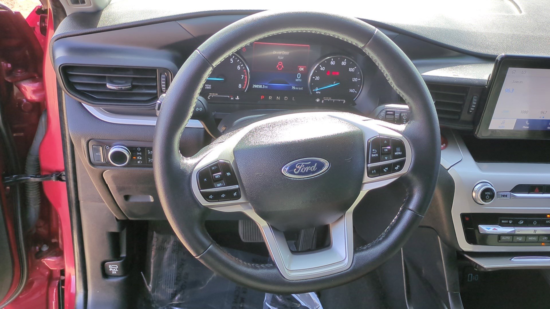 Used 2023 Ford Explorer XLT image 17