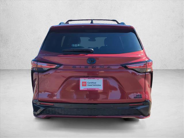 Used 2024 Toyota Sienna XSE FWD image 6
