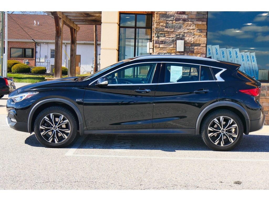 Used 2018 INFINITI QX30 Premium w/ Navigation Package image 6