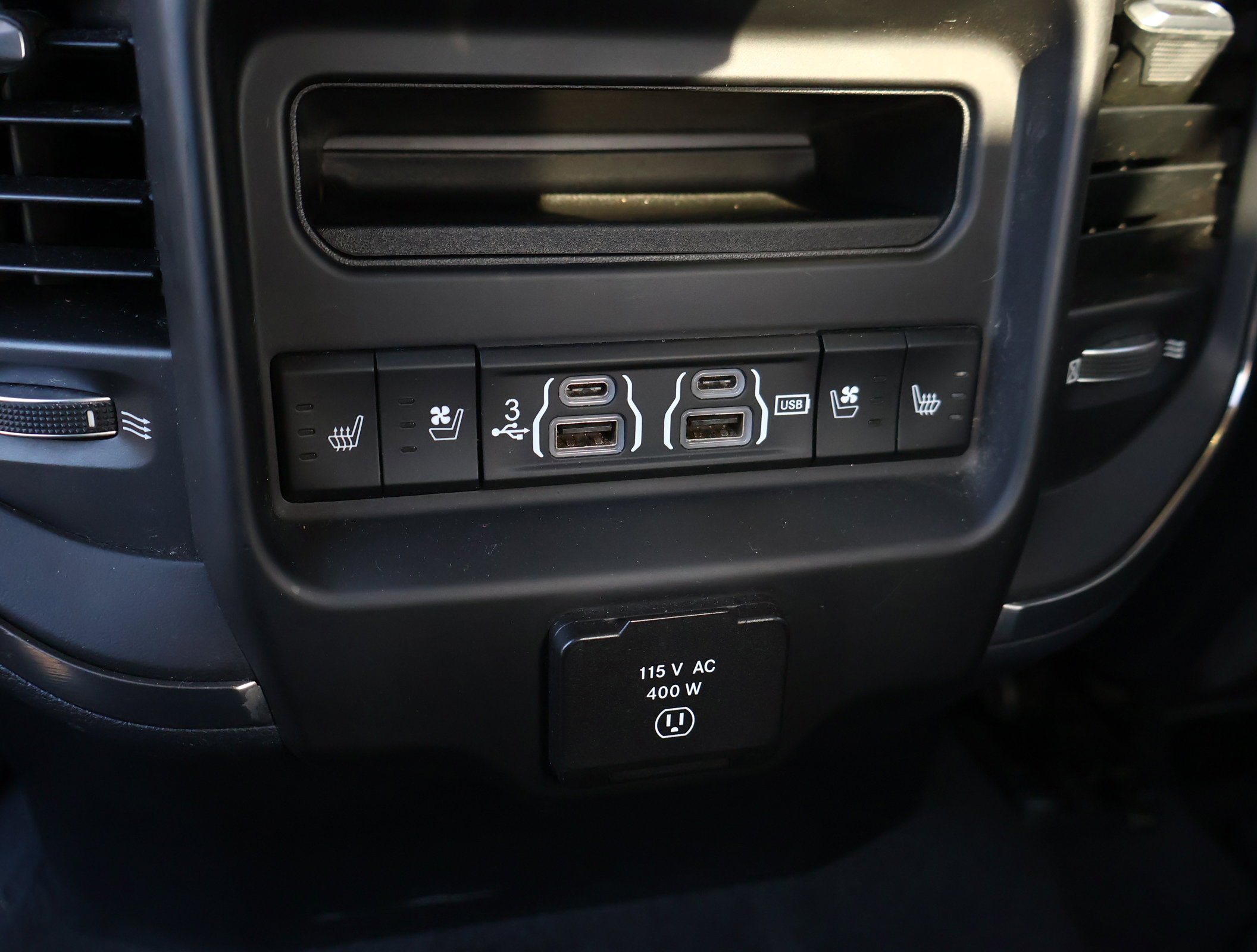 Used 2019 RAM 1500 Limited image 28