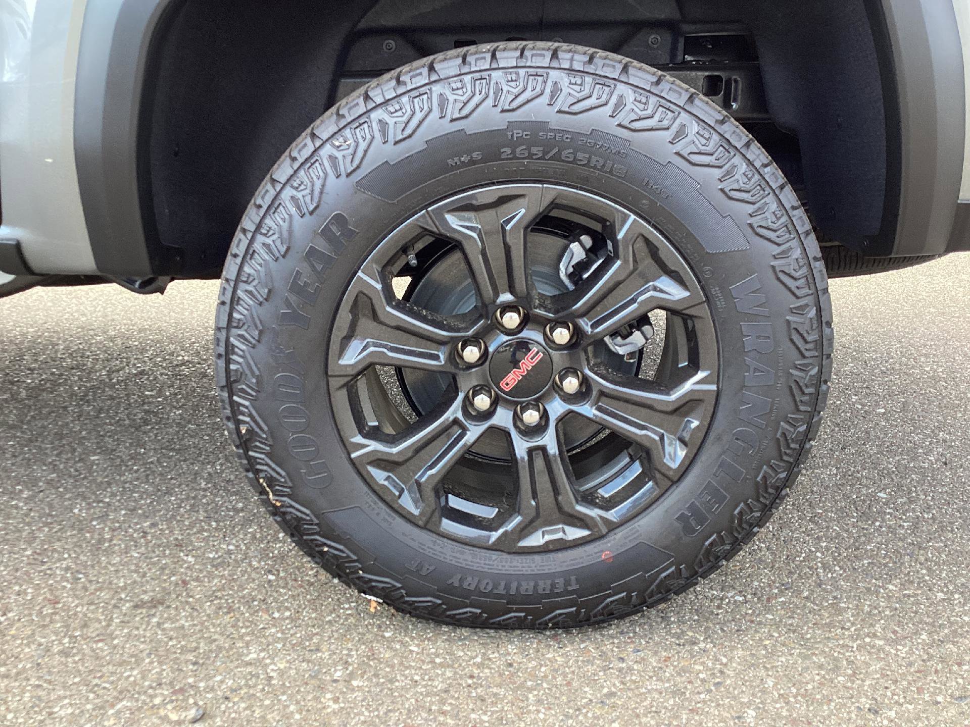 New 2025 GMC Canyon Elevation w/ Convenience Package image 7