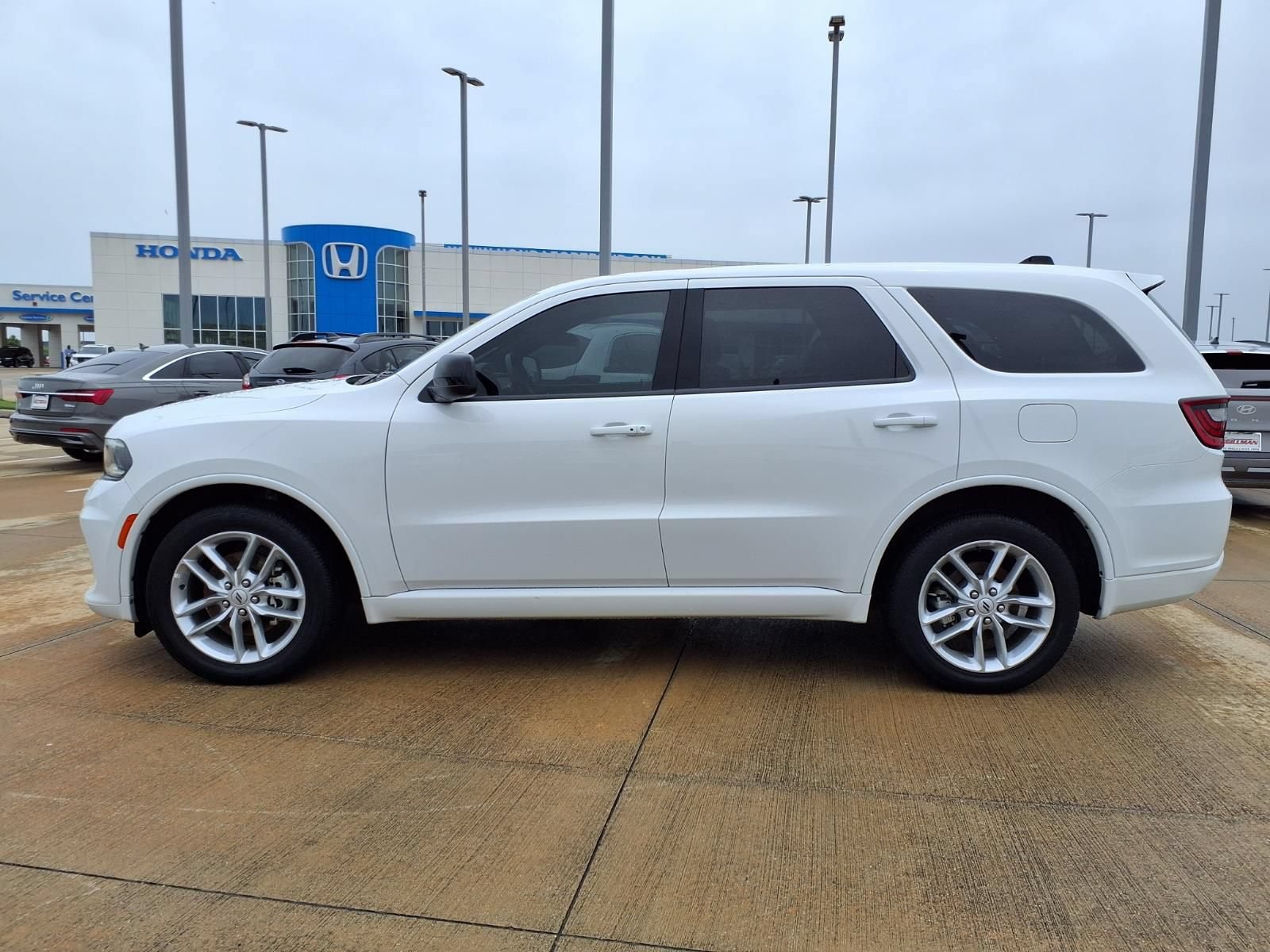 Used 2025 Dodge Durango GT AWD/4WD image 3