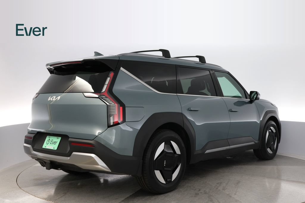 Used 2024 Kia EV9 Wind AWD/4WD image 3