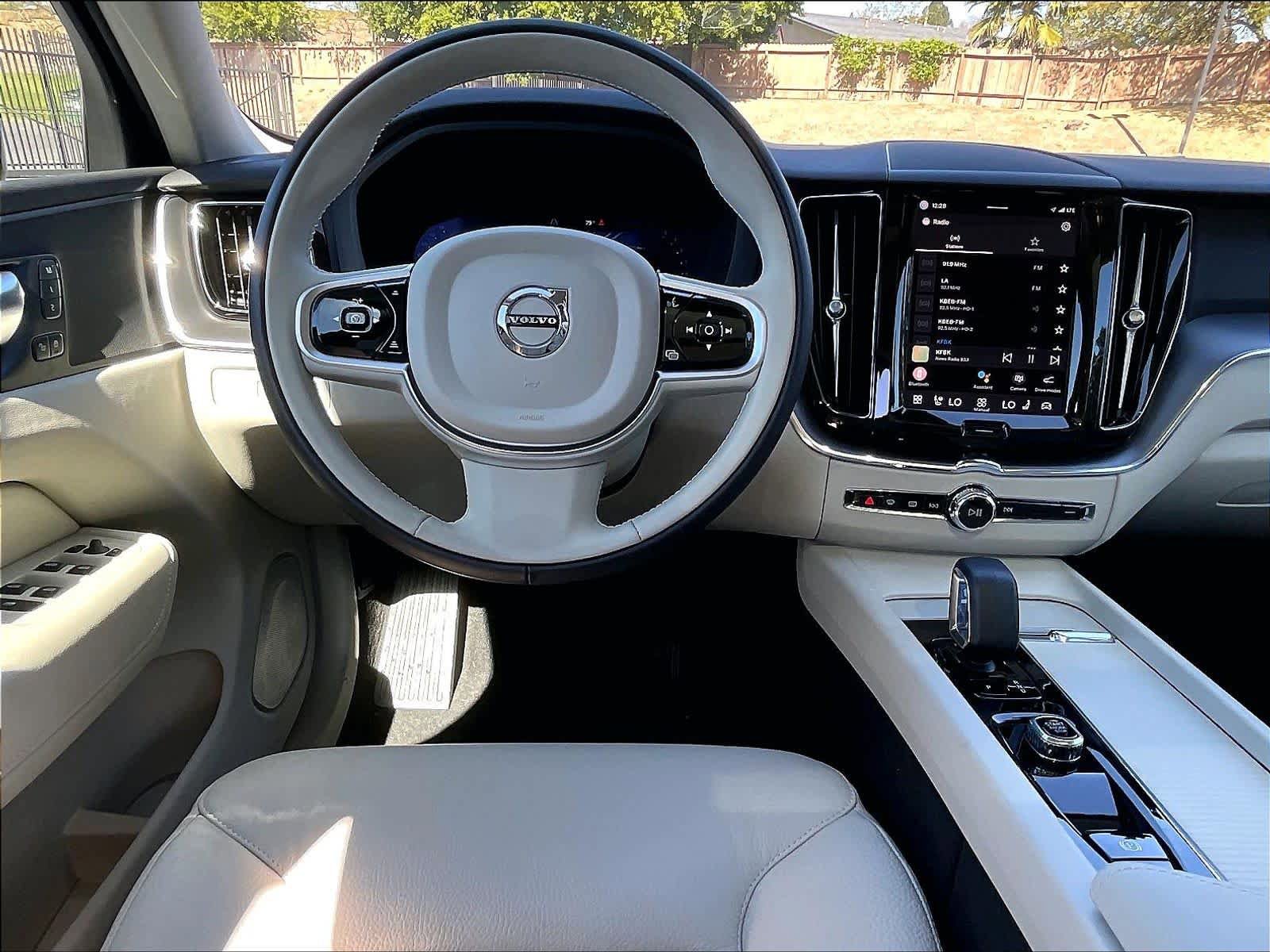 New 2025 Volvo XC60 B5 Core w/ Climate Package AWD/4WD image 15