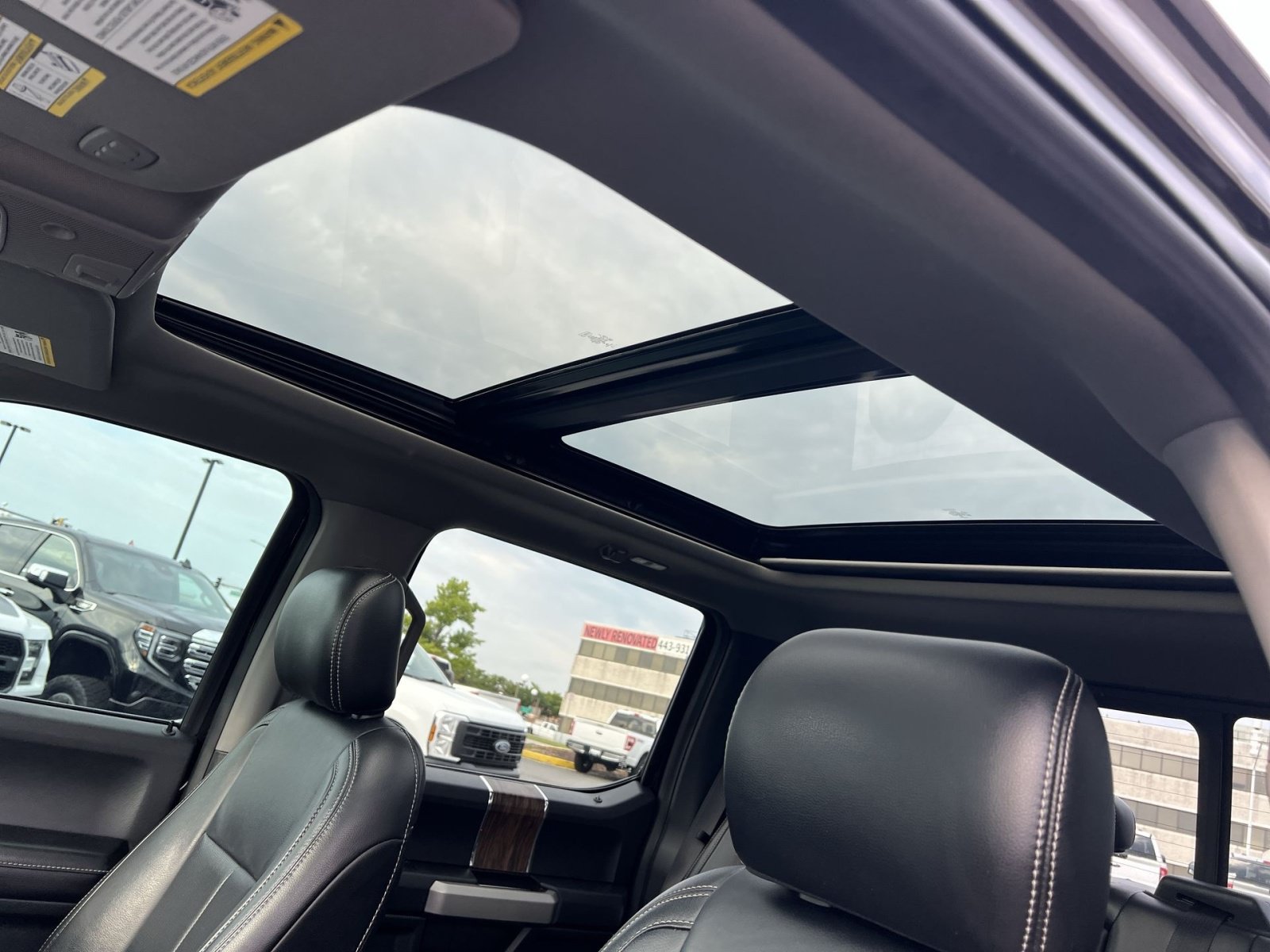 Certified 2019 Ford F150 Lariat w/ Equipment Group 502A Luxury AWD/4WD image 23