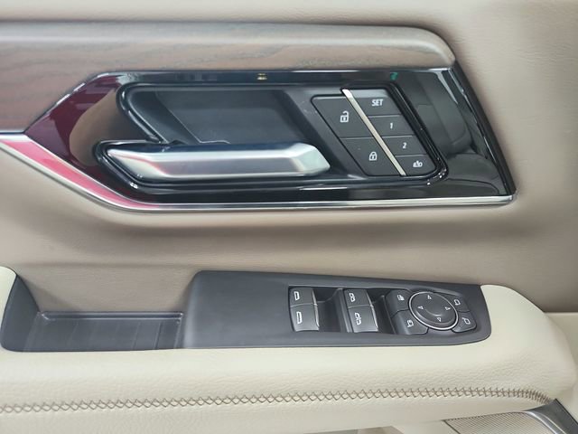 Used 2025 GMC Yukon XL Denali w/ Sun & Power Step Package RWD image 38
