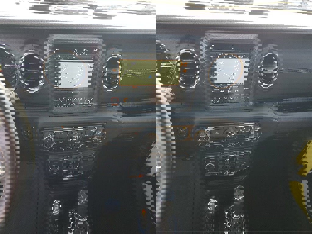 Used 2022 Jeep Wrangler Unlimited Sahara image 15