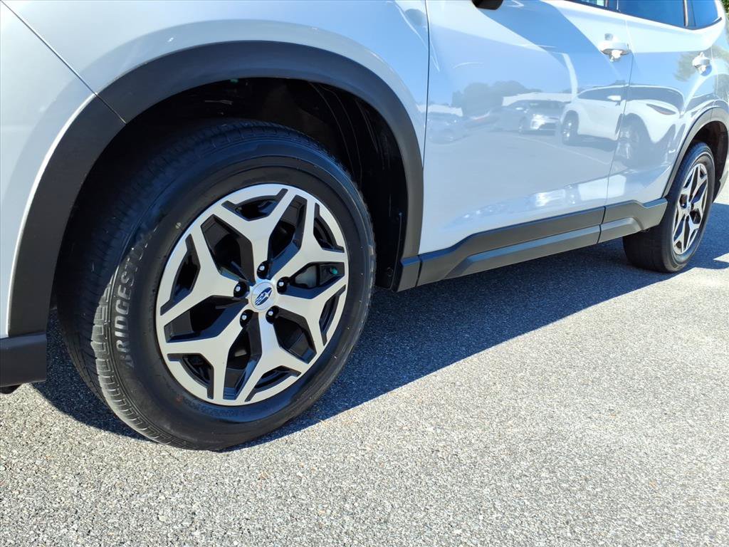 Used 2023 Subaru Forester Premium AWD/4WD image 9