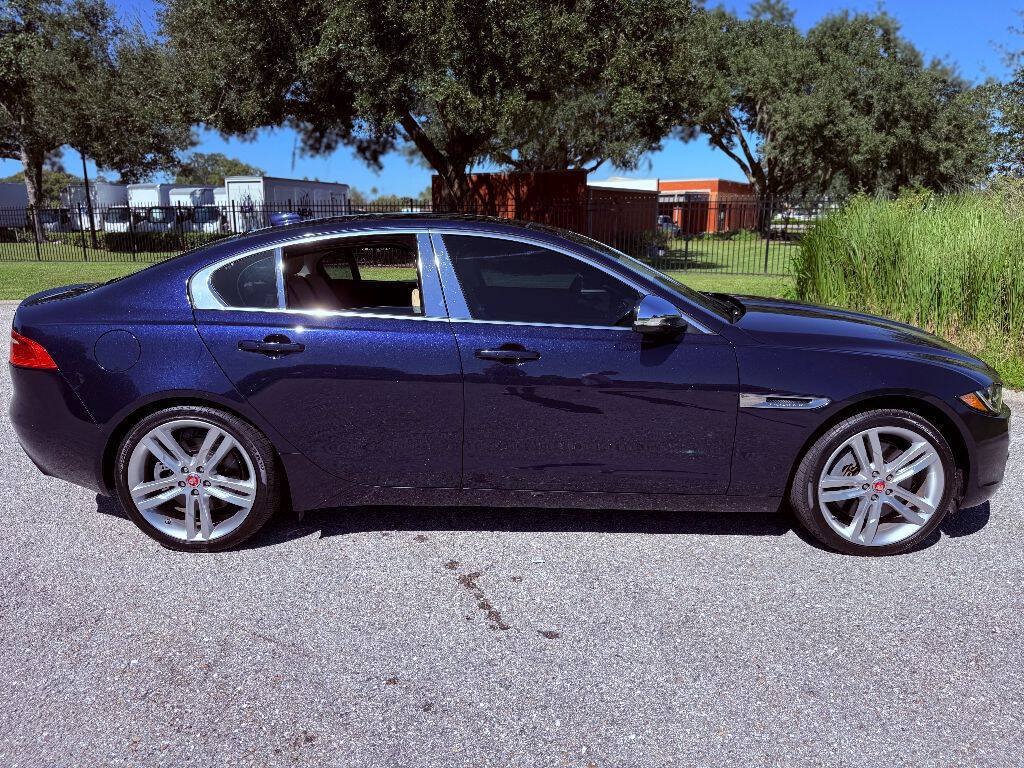 Used 2017 Jaguar XE Prestige AWD/4WD image 9
