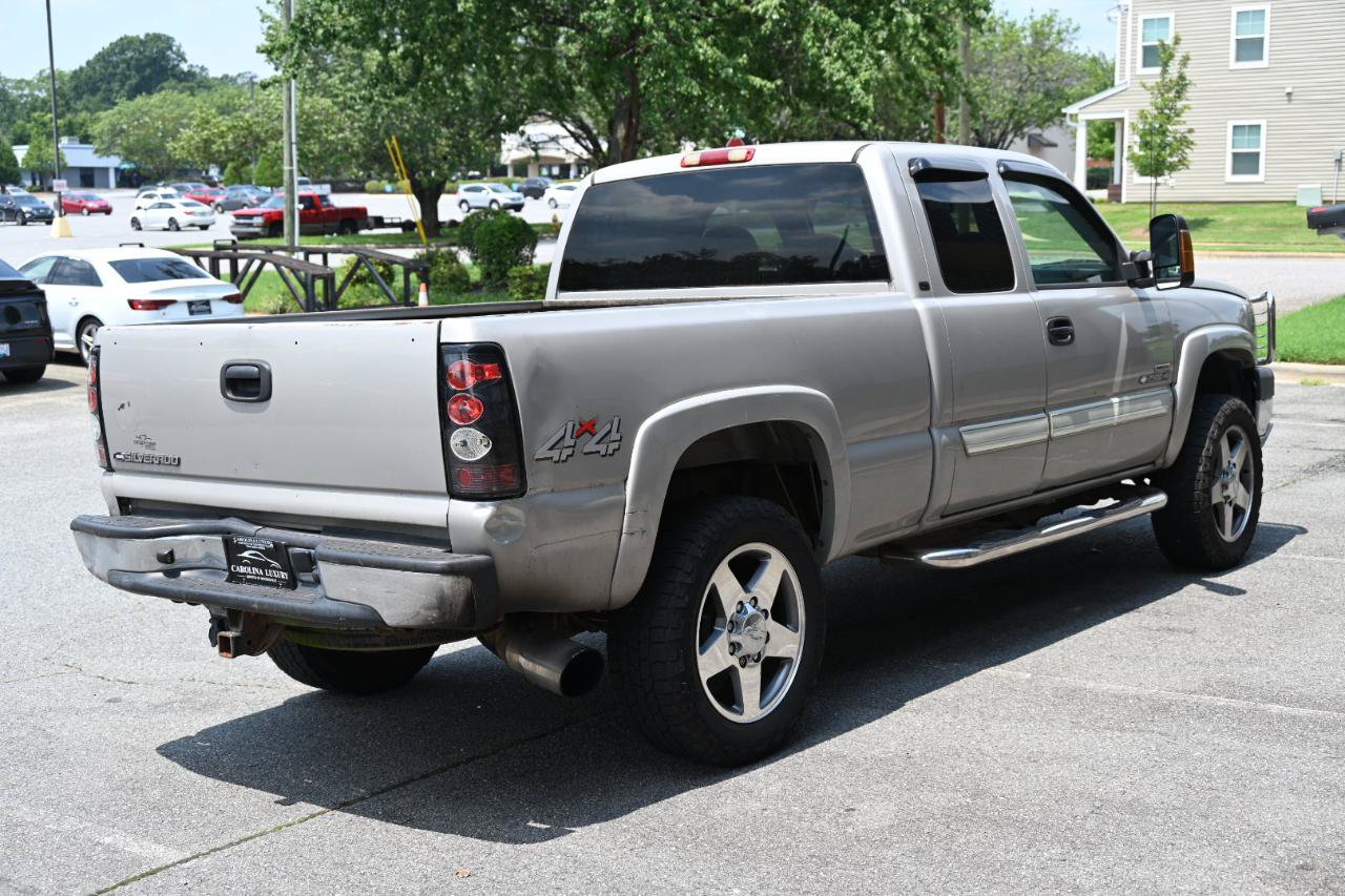 Used 2006 Chevrolet Silverado 2500 LT w/ Skid Plate Package AWD/4WD image 4