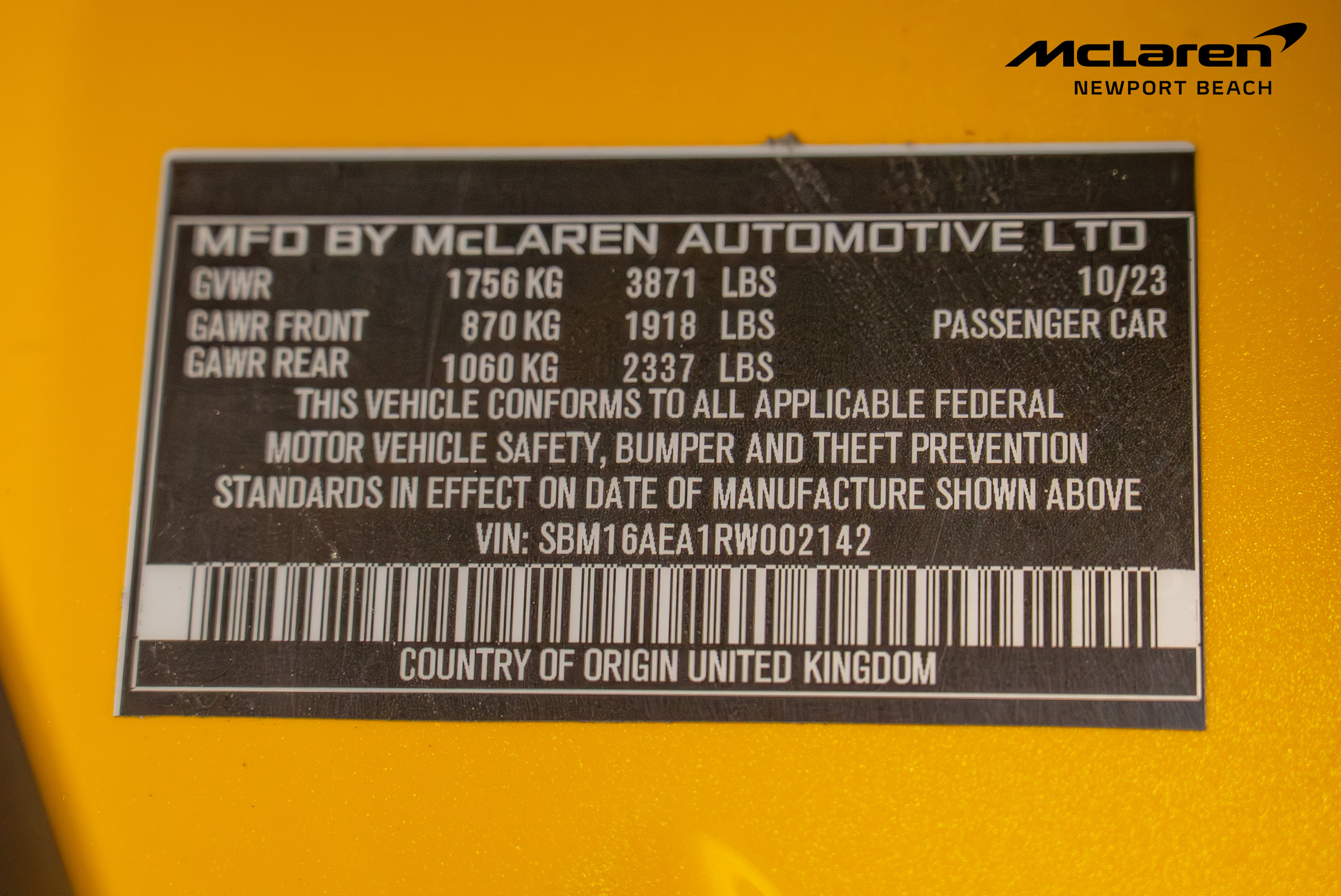 Used 2024 McLaren Artura RWD image 17