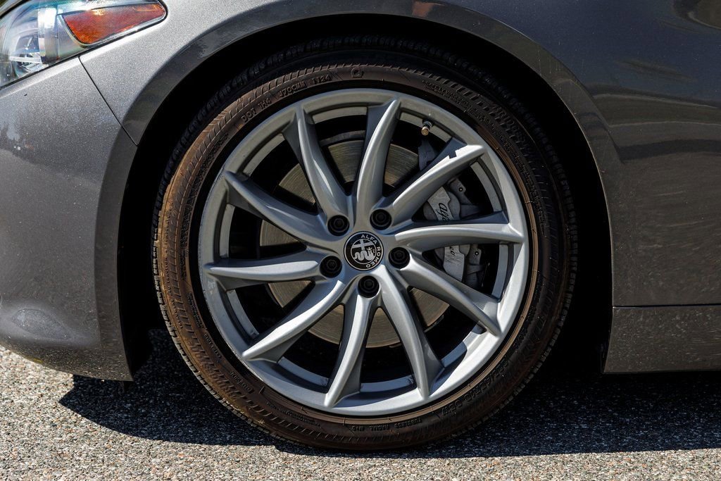 Used 2022 Alfa Romeo Giulia Sprint image 14
