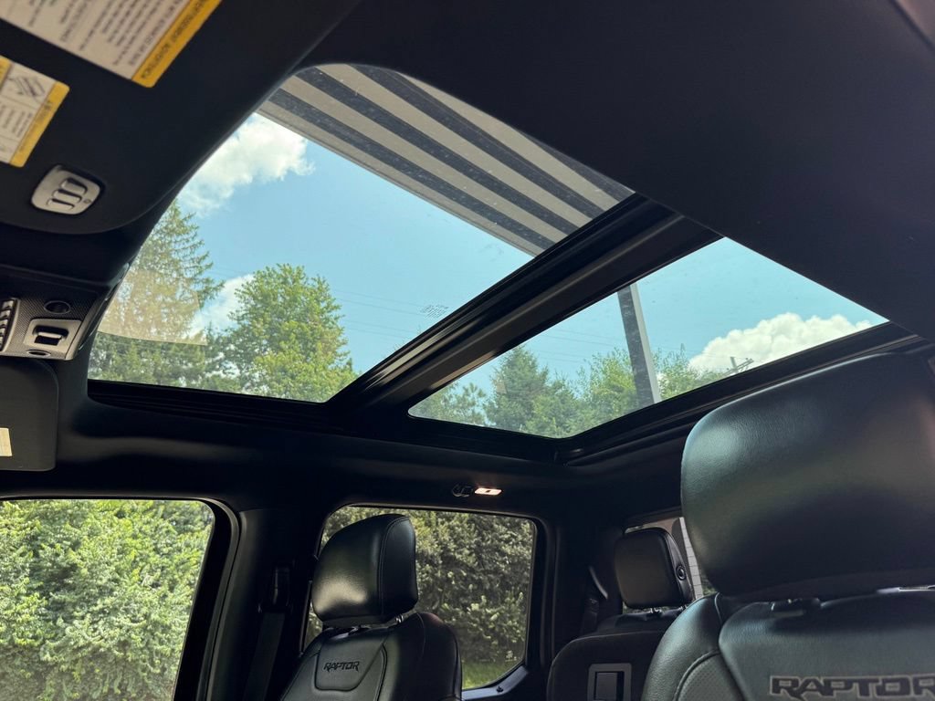 Used 2017 Ford F150 Raptor w/ Equipment Group 802A Luxury AWD/4WD image 18