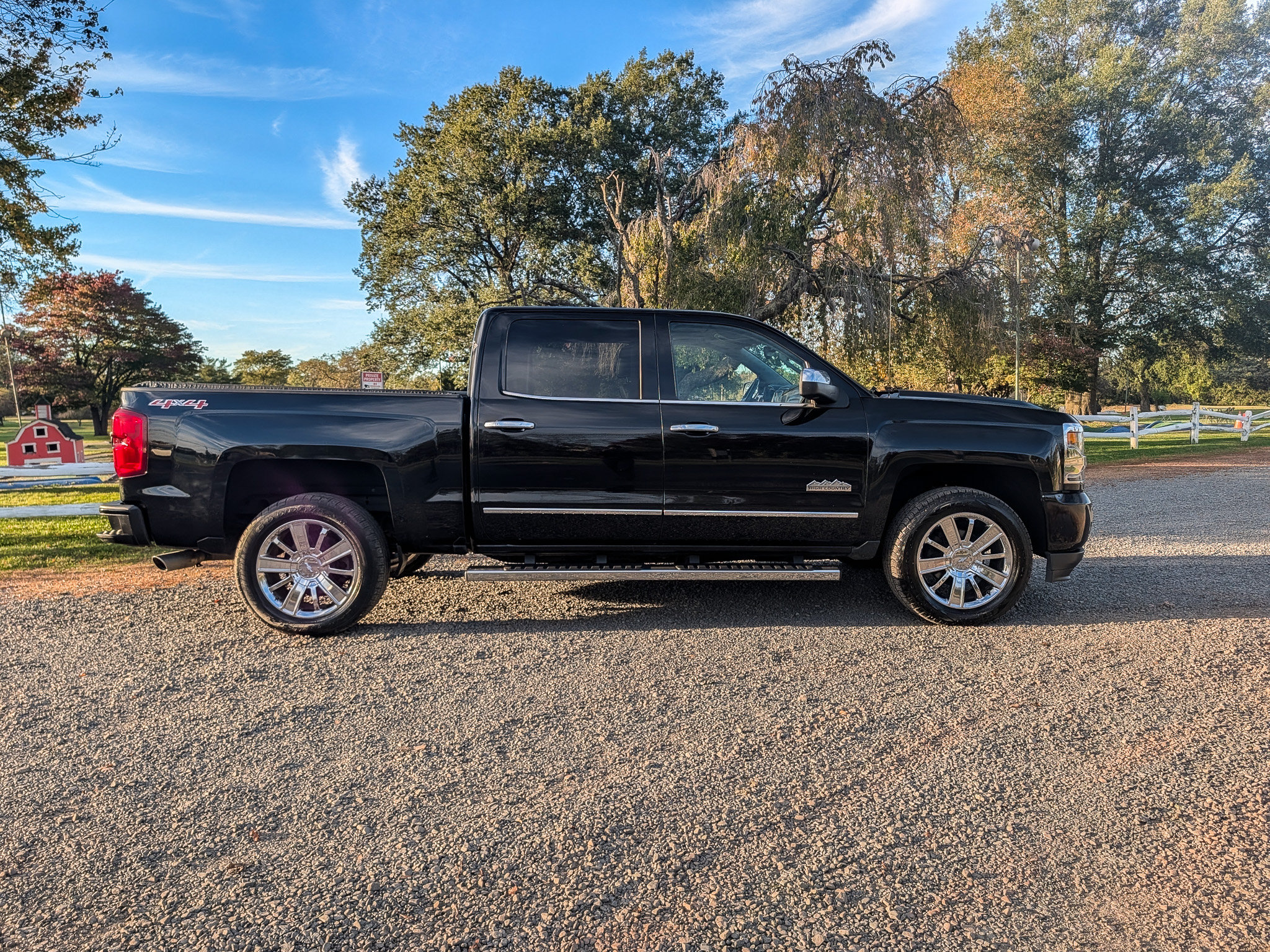 Used 2017 Chevrolet Silverado 1500 High Country AWD/4WD image 4
