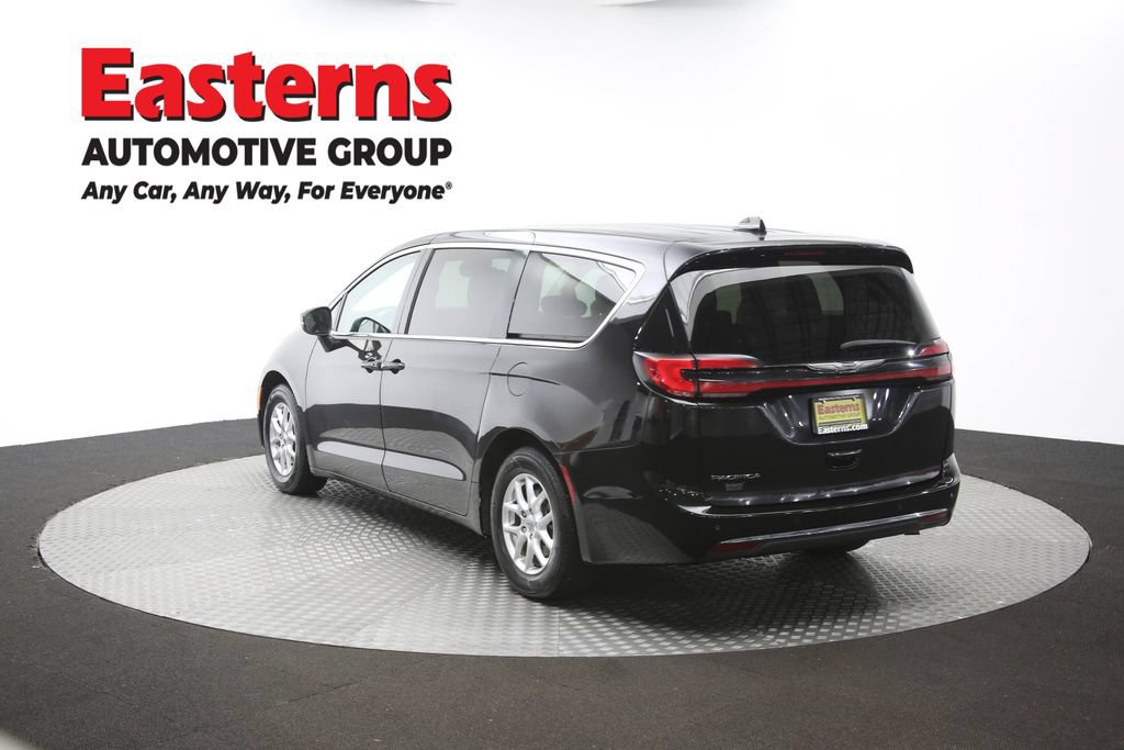 Used 2023 Chrysler Pacifica Touring-L FWD image 66