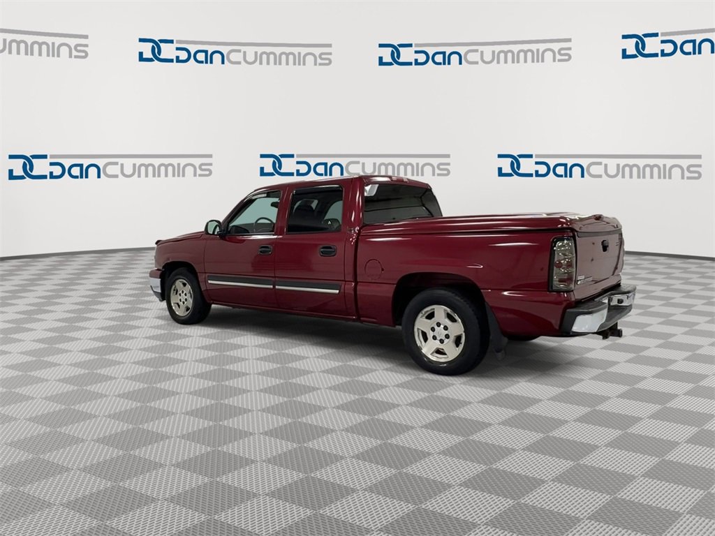 Used 2007 Chevrolet Silverado 1500 LT w/ Crew Cab Value Package image 6