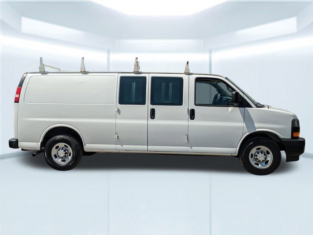 Used 2020 Chevrolet Express 3500 Extended w/ Driver Convenience Package image 7