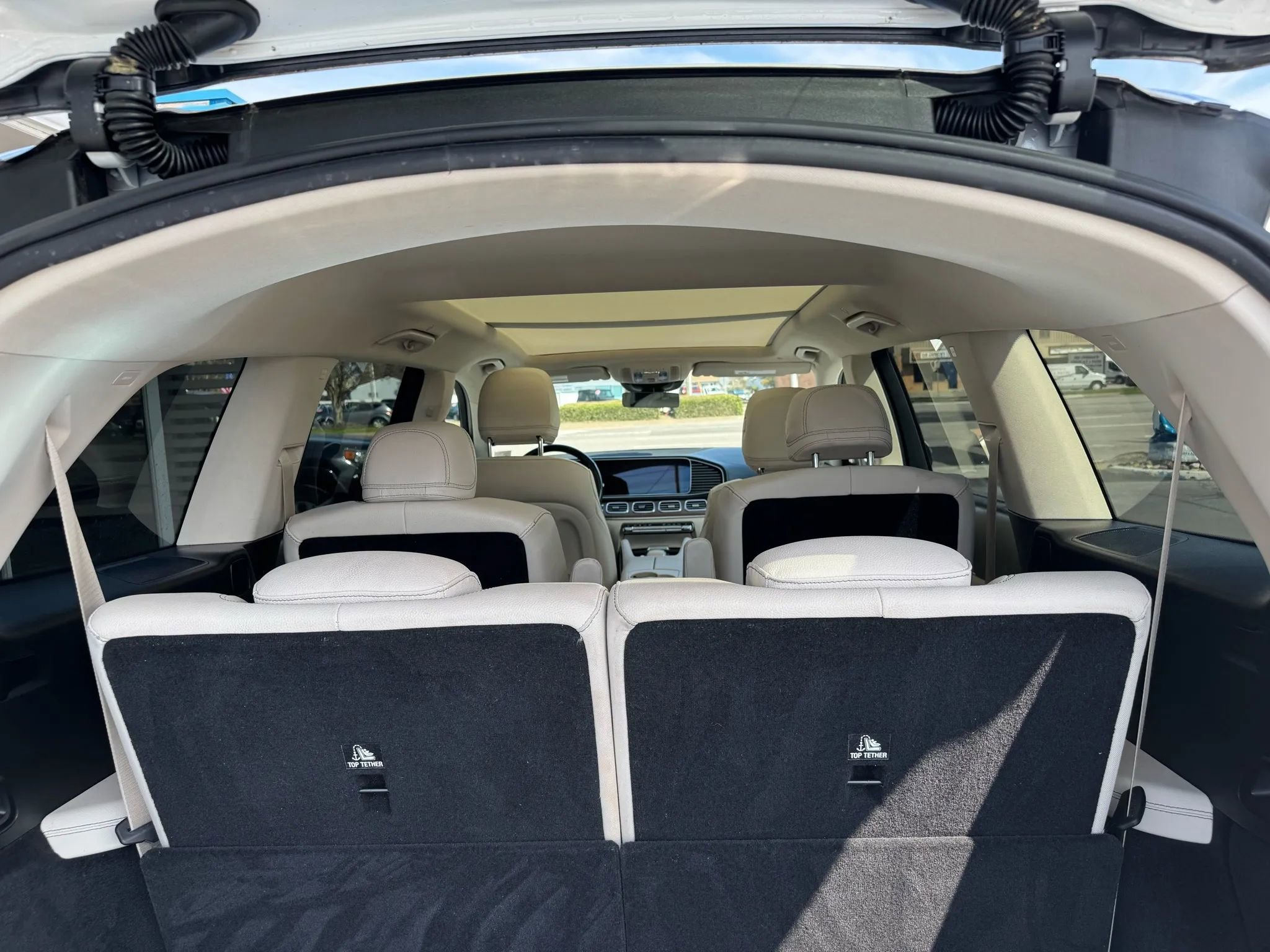 Used 2024 Mercedes-Benz GLS 450 4MATIC image 27